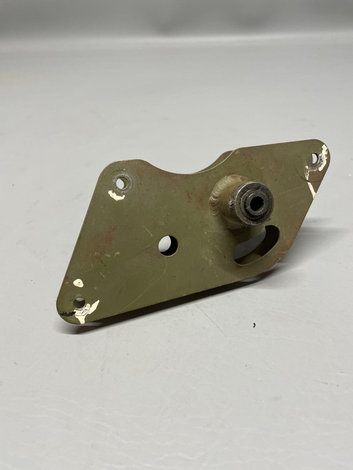 Cessna Aileron Bell Crank LH P/N 0422430-1