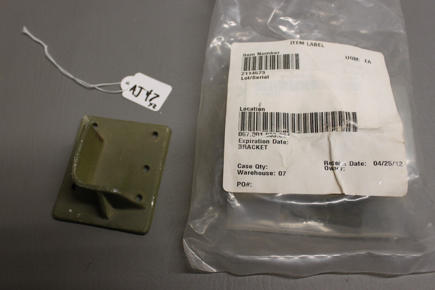 2114573 Cessna Bracket
