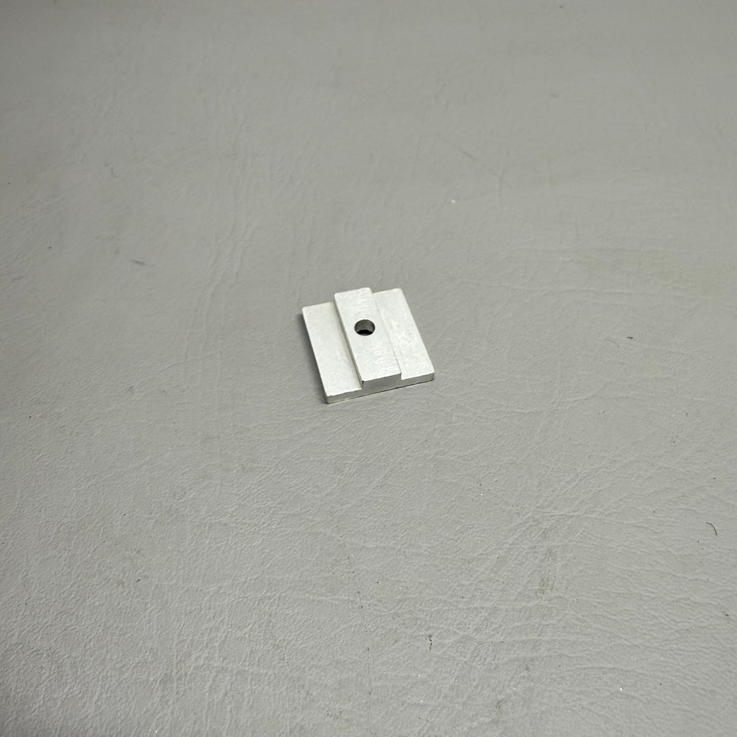 63313-000 Piper Stop