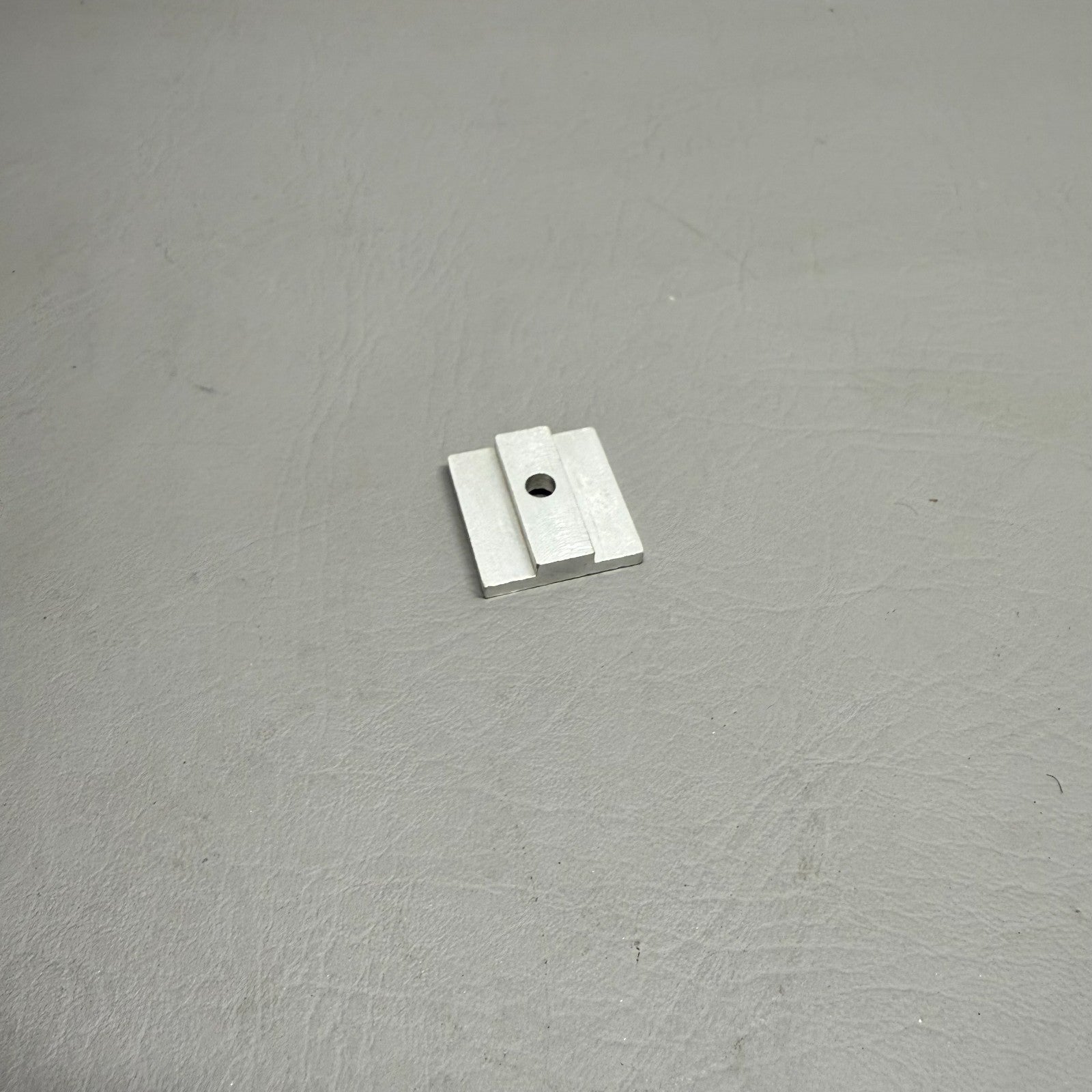 63313-000 Piper Stop