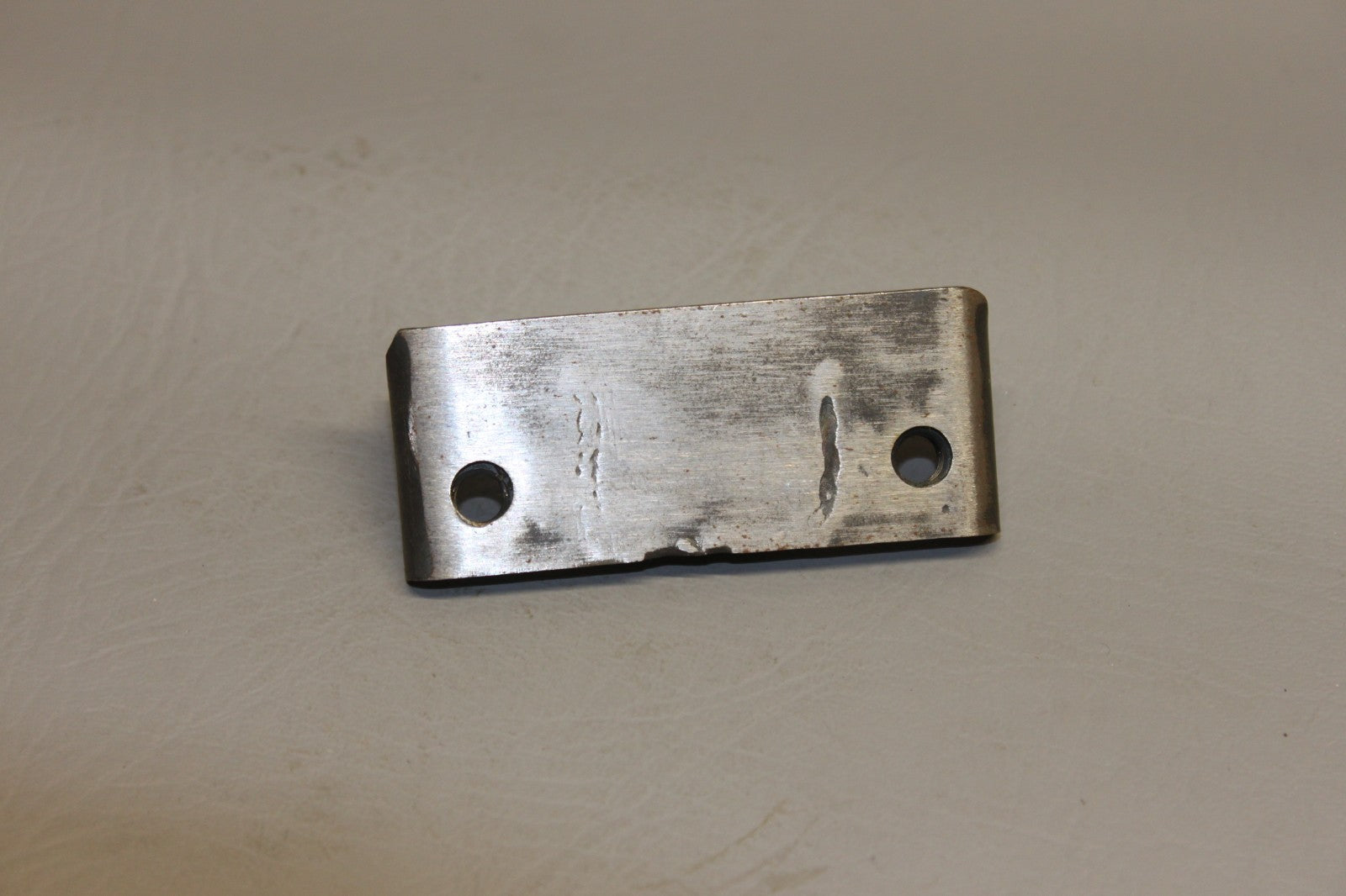 28624-002 Piper Flap Torque Bracket