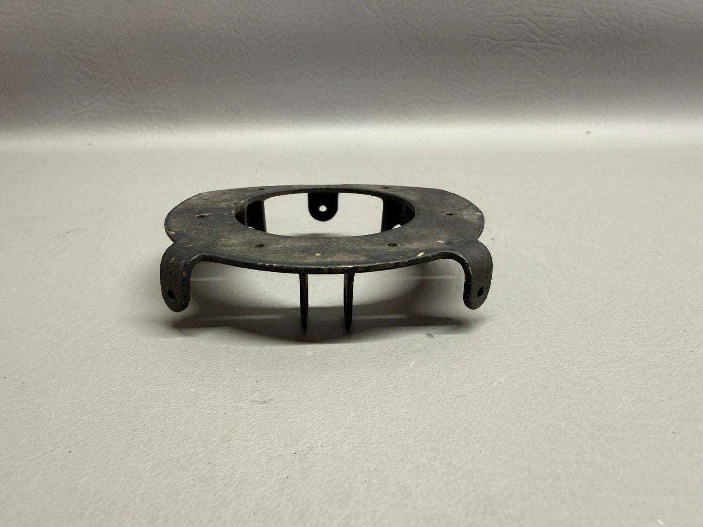 21471-000 Piper Bracket Control Shaft Roller