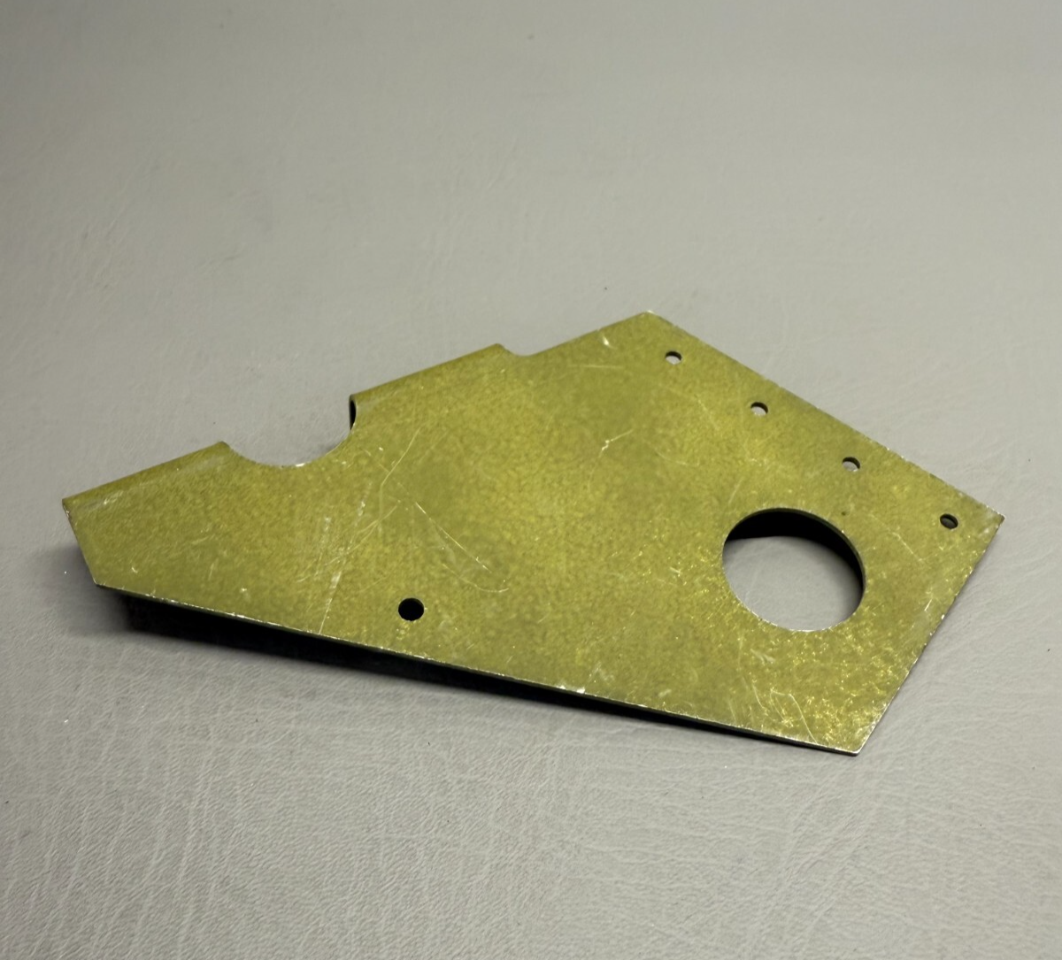 68676-000 Piper Bracket