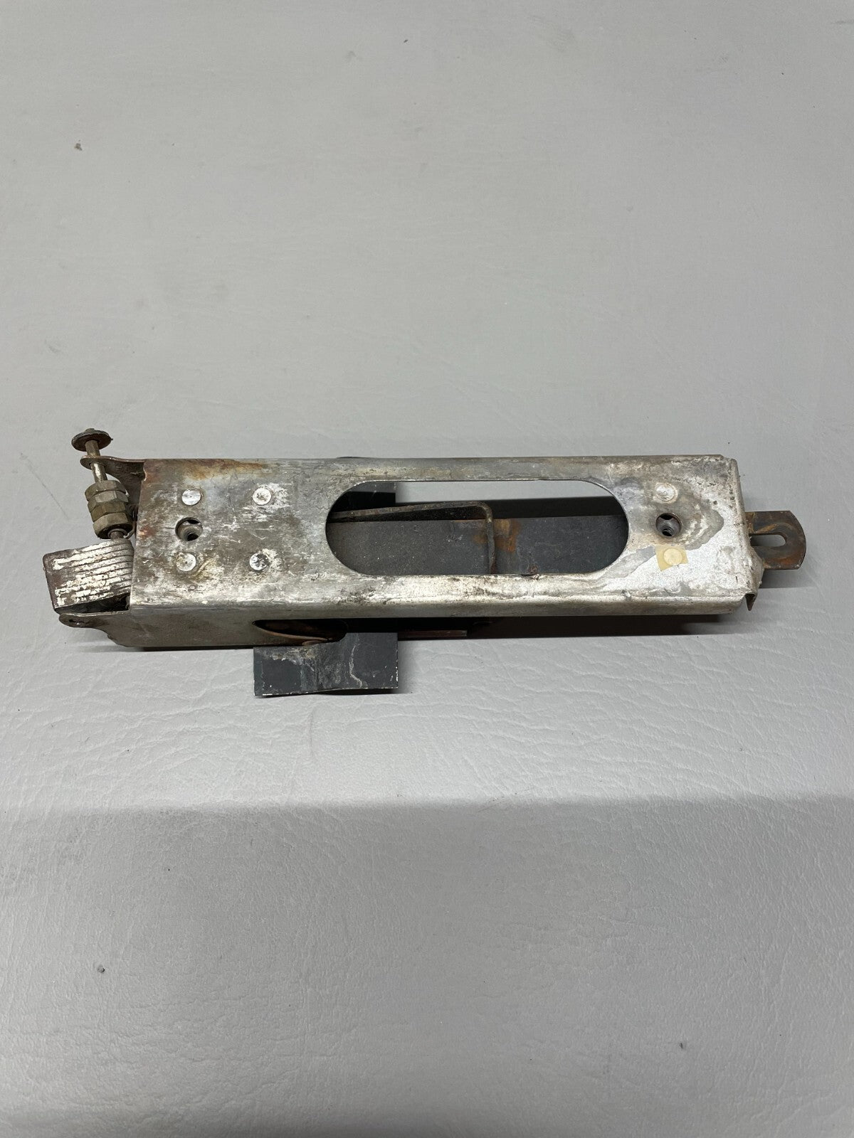 Piper PA24-250 Latch Assy Cabin Door P/N 20807-000 (Use 754-216)