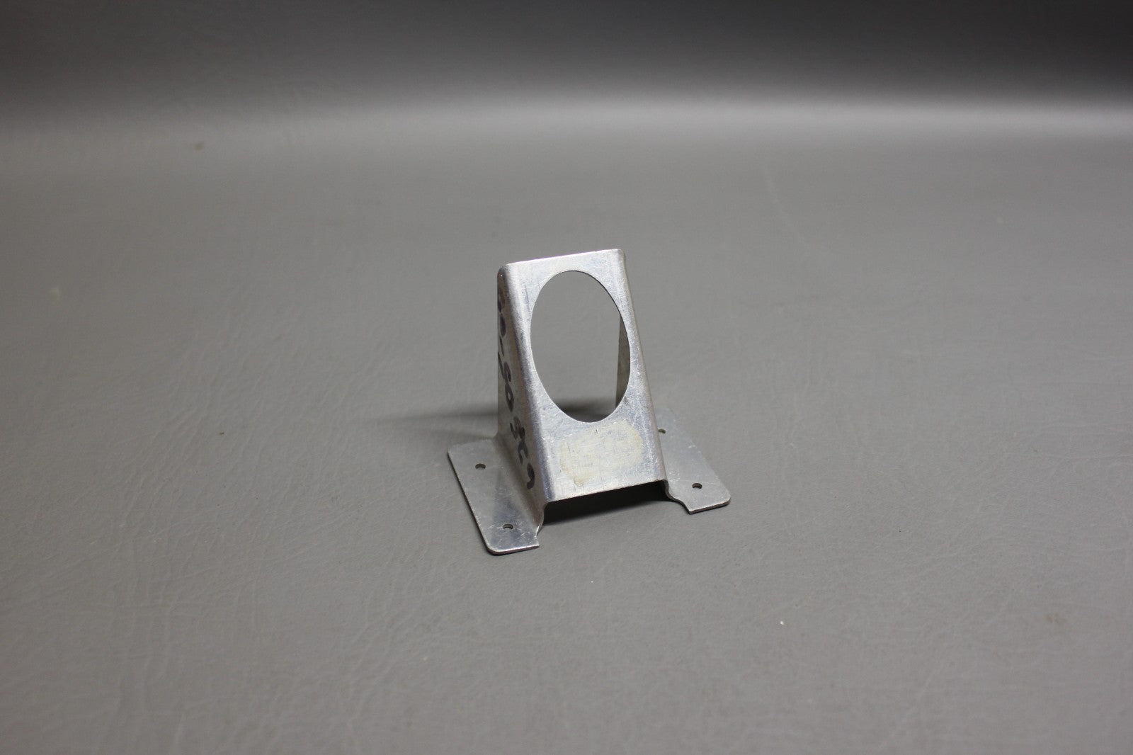 62505-000 Piper Windshield Bracket