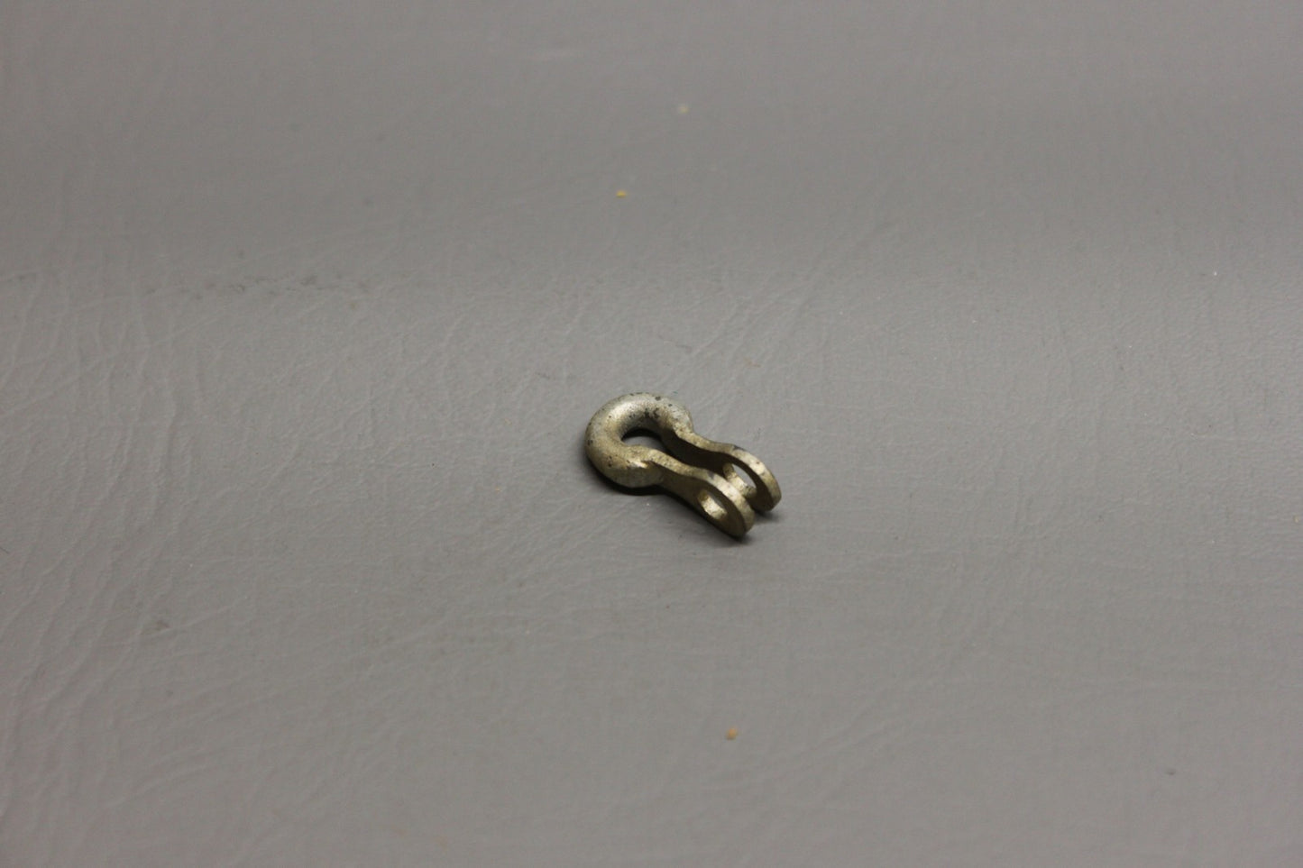 486-562 Piper Shackle