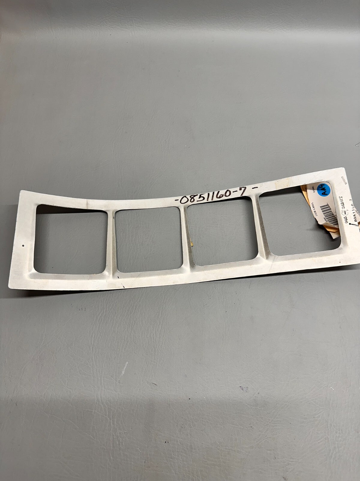 0851160-7 Cessna Grill