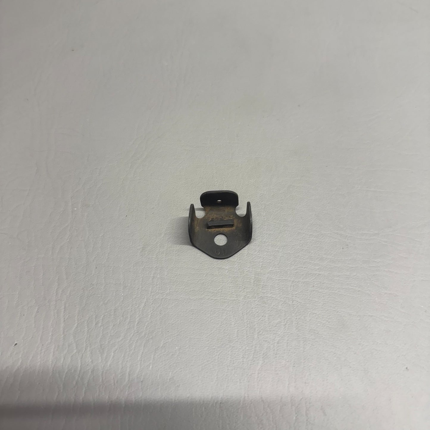 42231-000 Piper Bracket Assy