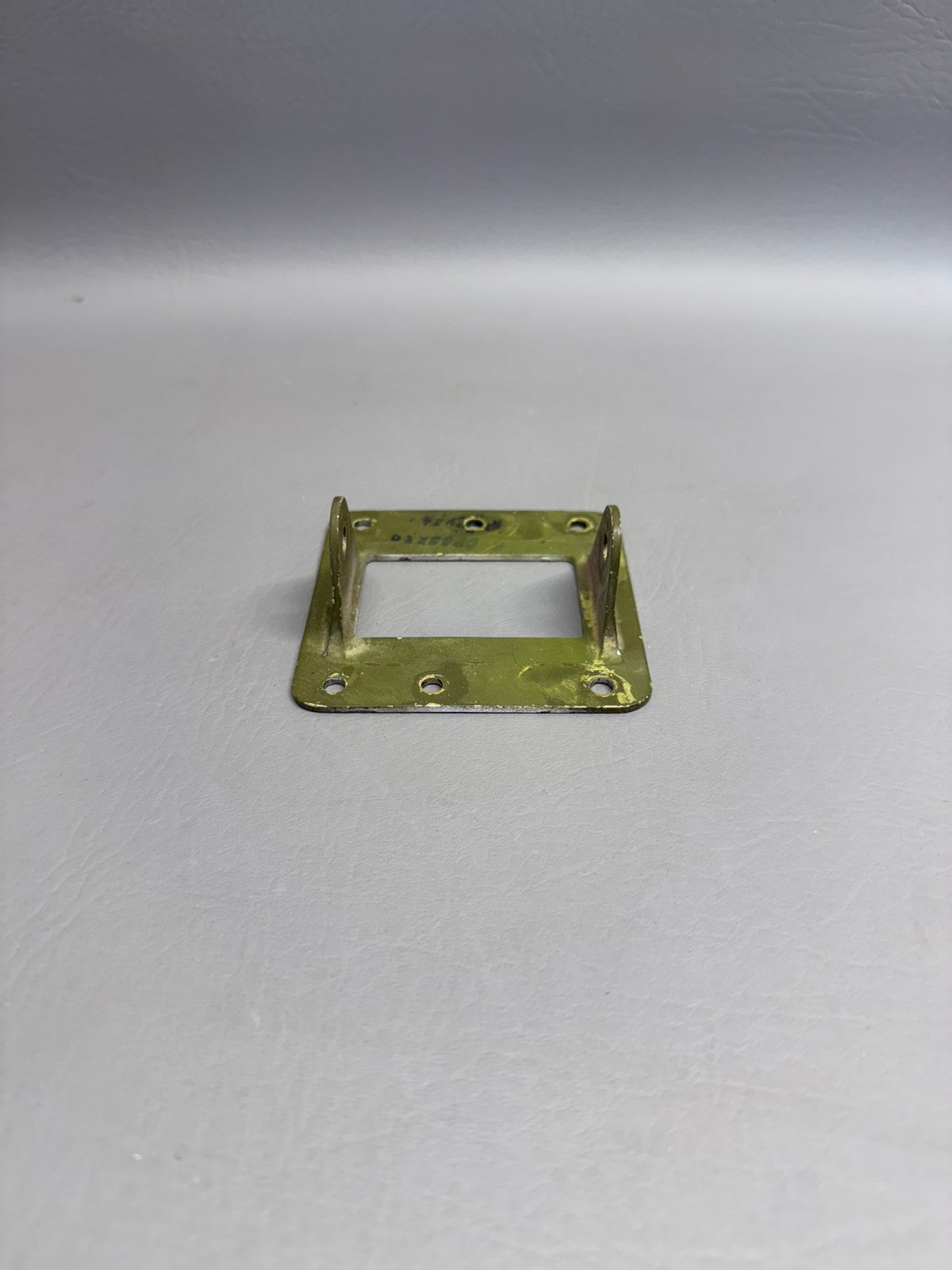 5115549-5 Cessna Aileron Bracket