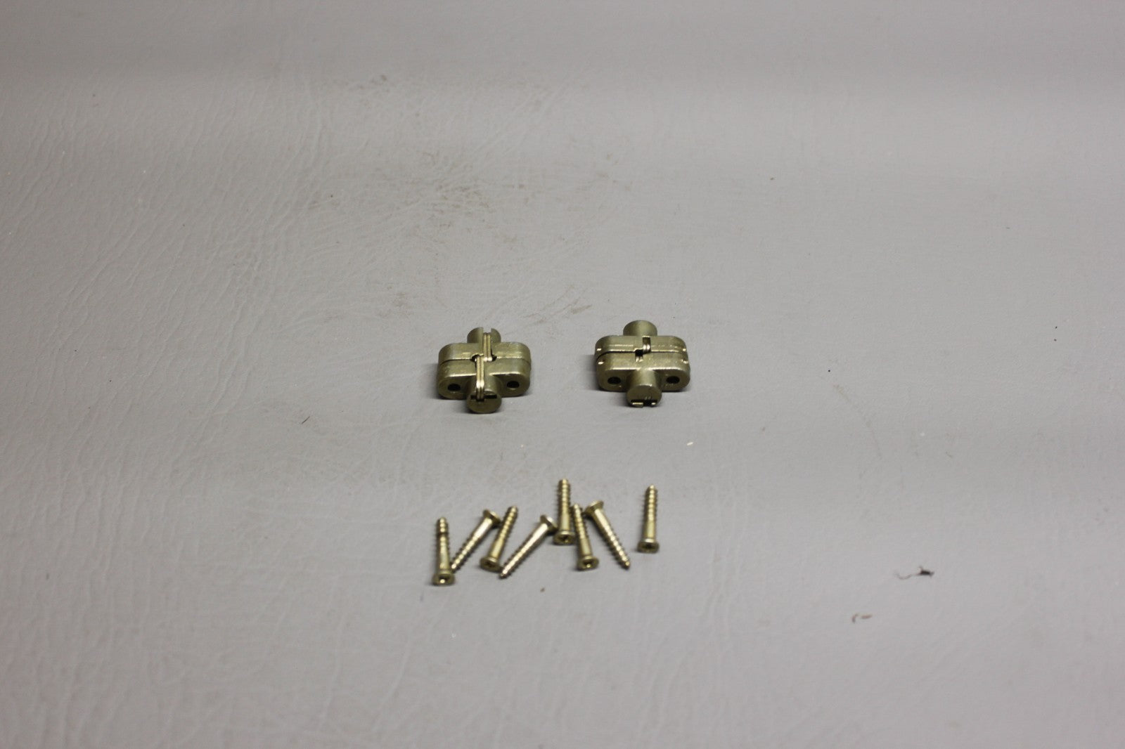 755-228 Piper PA-31 Navajo Folding Table Lid Hinge (Lot of 2) (0720-658)