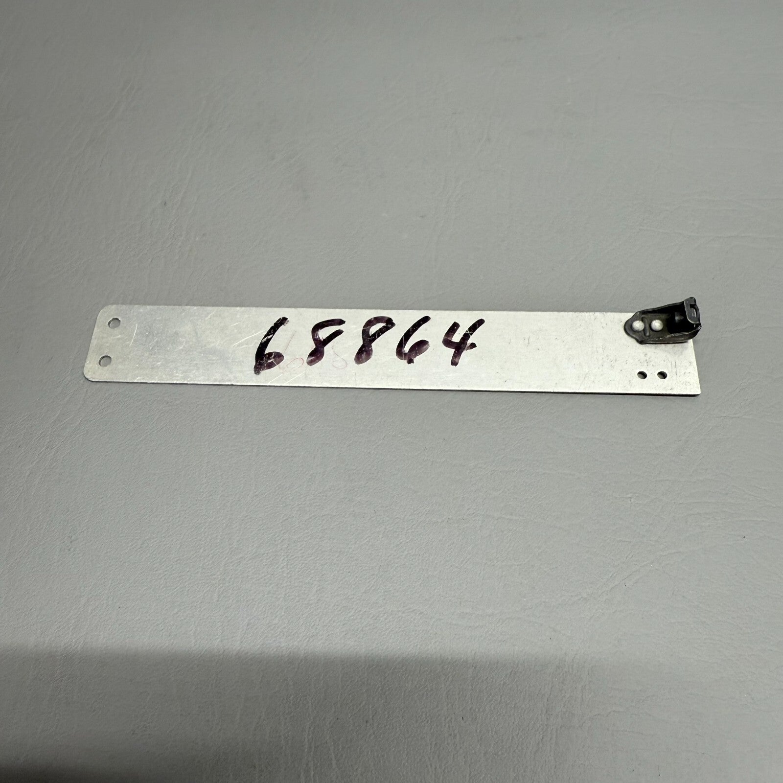 Aircraft Bracket Assy P/N 68864-000