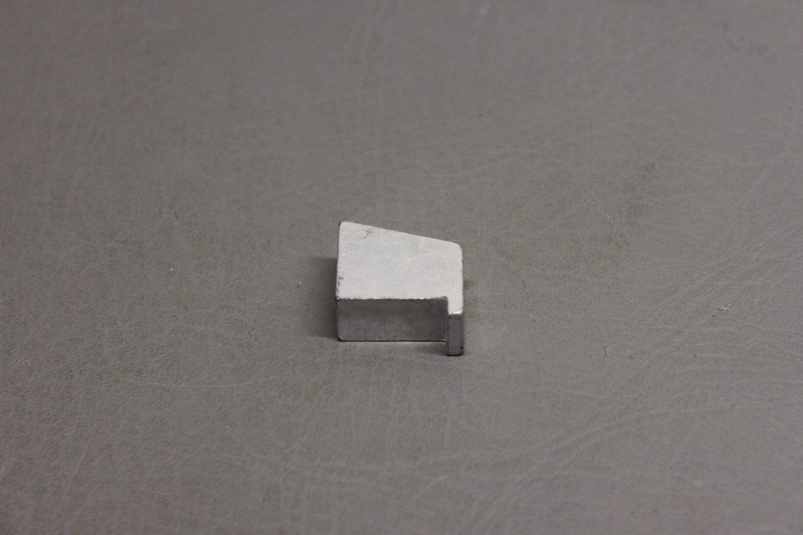 1741006-3 Cessna Wing Leveler Bushing Retainer