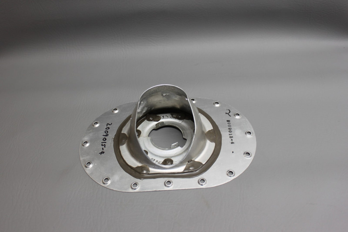 2009015-4 Cessna Fuel Filler Door Assembly