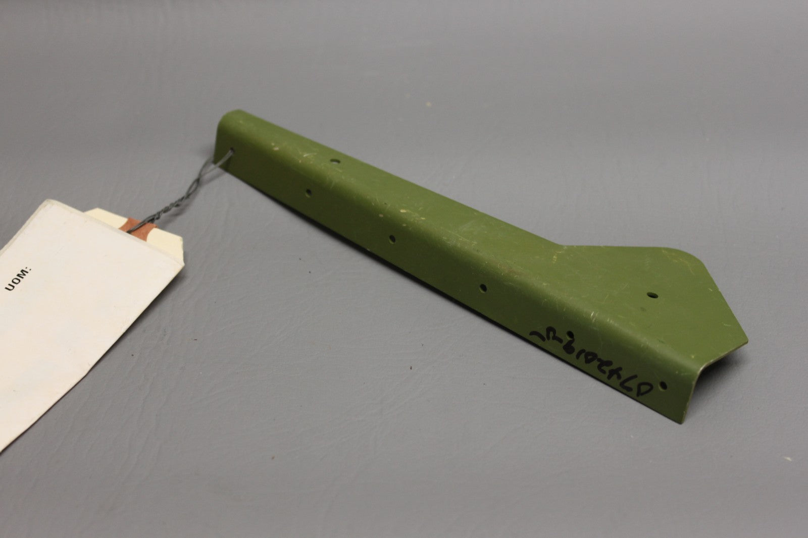 0742019-5 Cessna Bracket Outboard LH