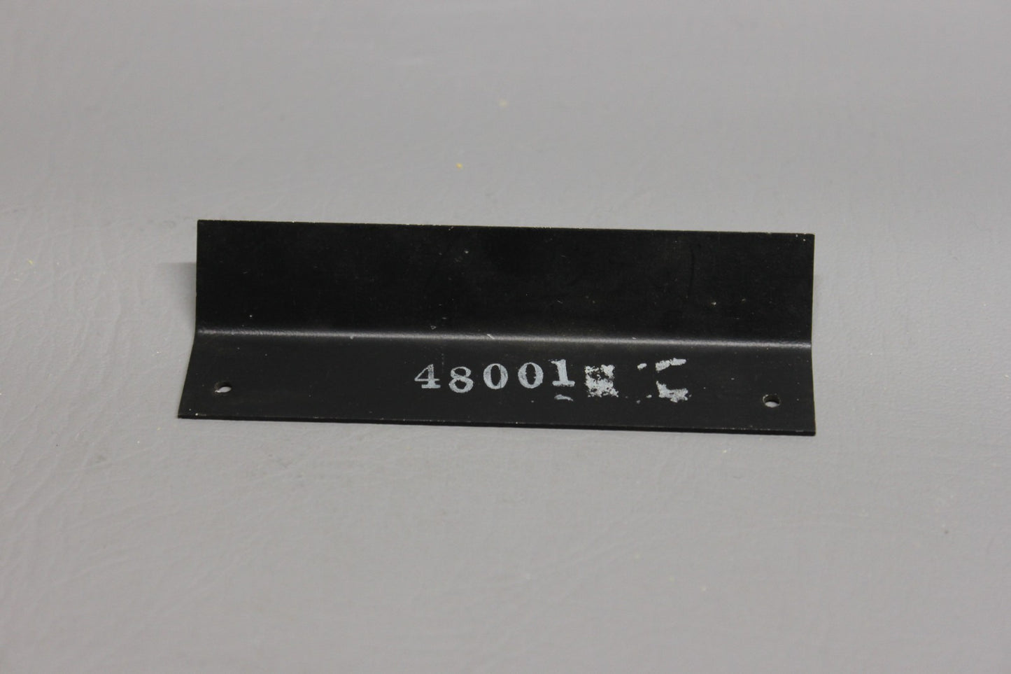 48001-000 Piper Bracket