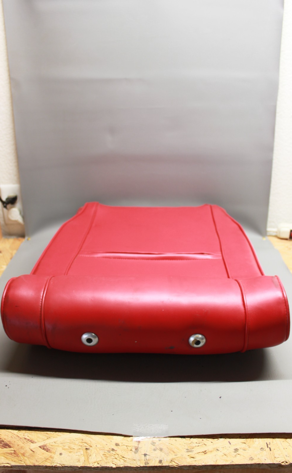 31395-008 Piper Seat Back (NEW)