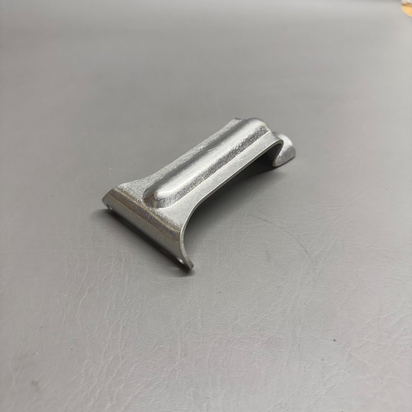 31692-000 Piper Bracket