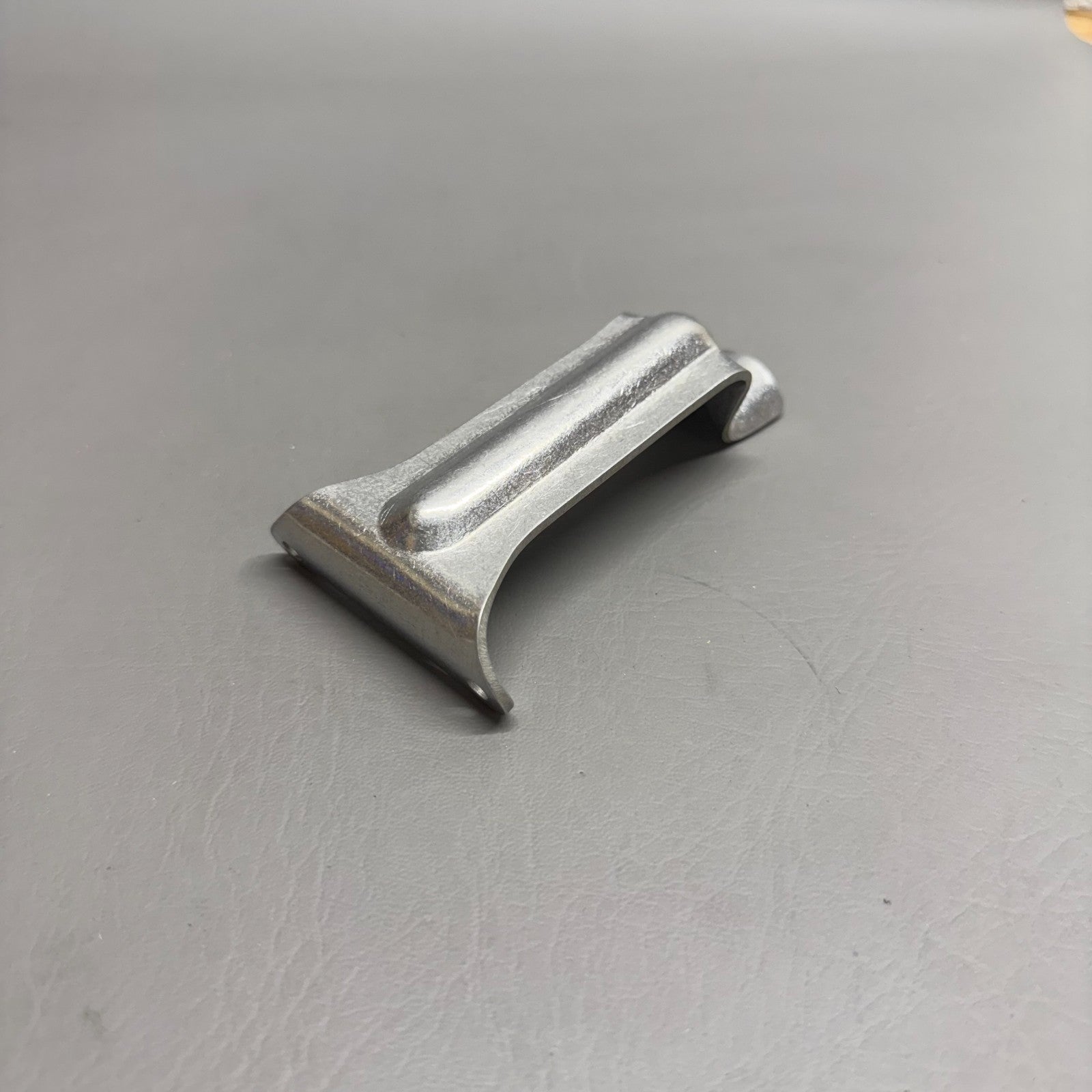 31692-000 Piper Bracket