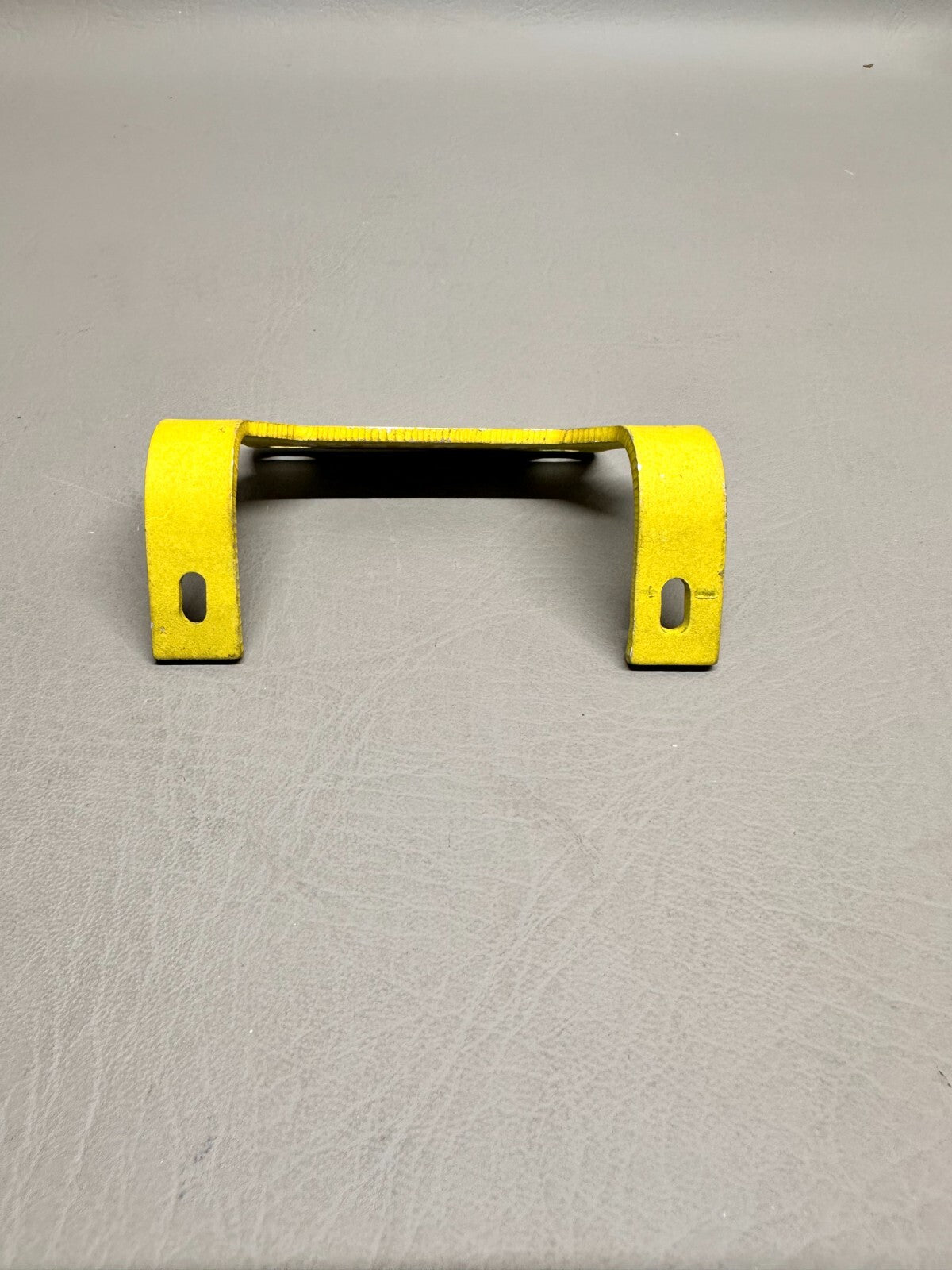 32255-00 Piper Bracket