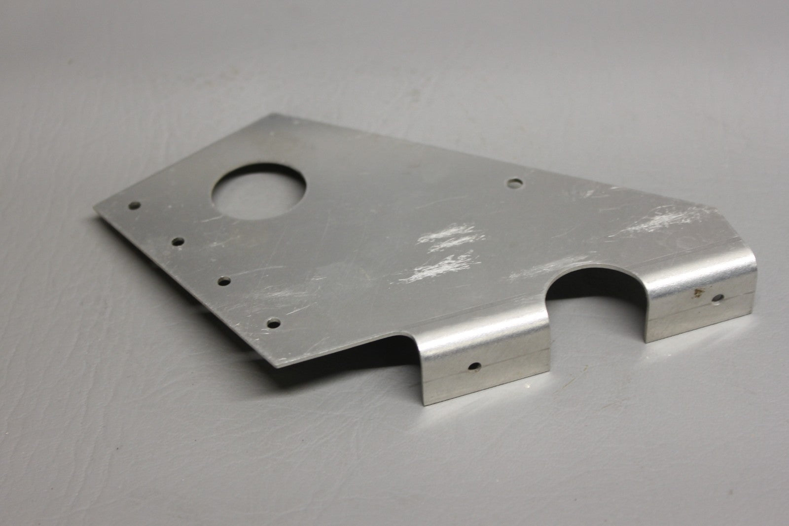 68676-000 Piper Bracket