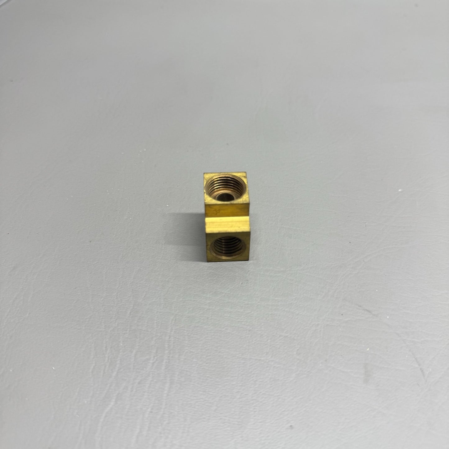 460-689 Piper Fitting