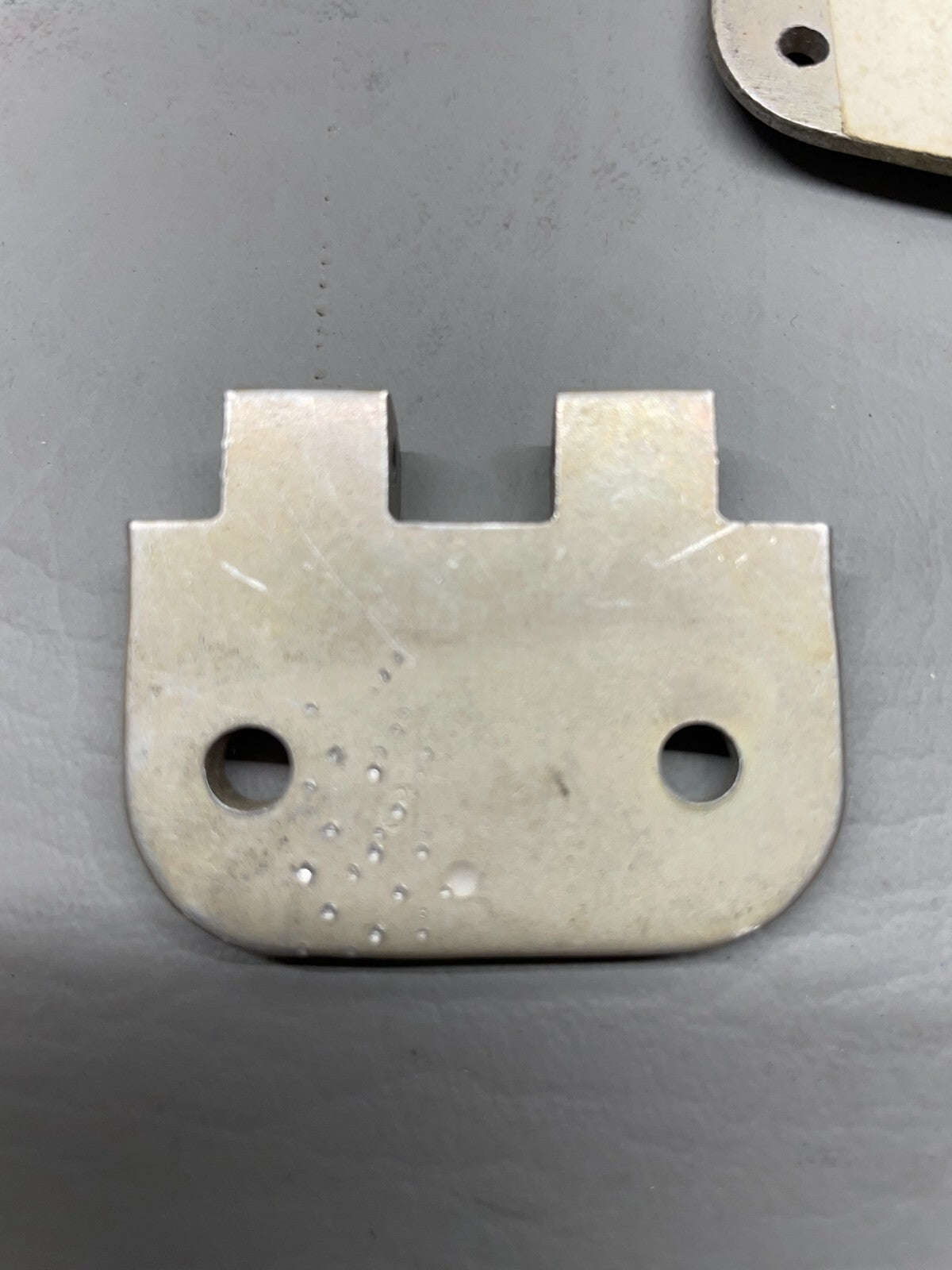 Cessna 150 Door Hinge P/N 0711037-498 (NEW)