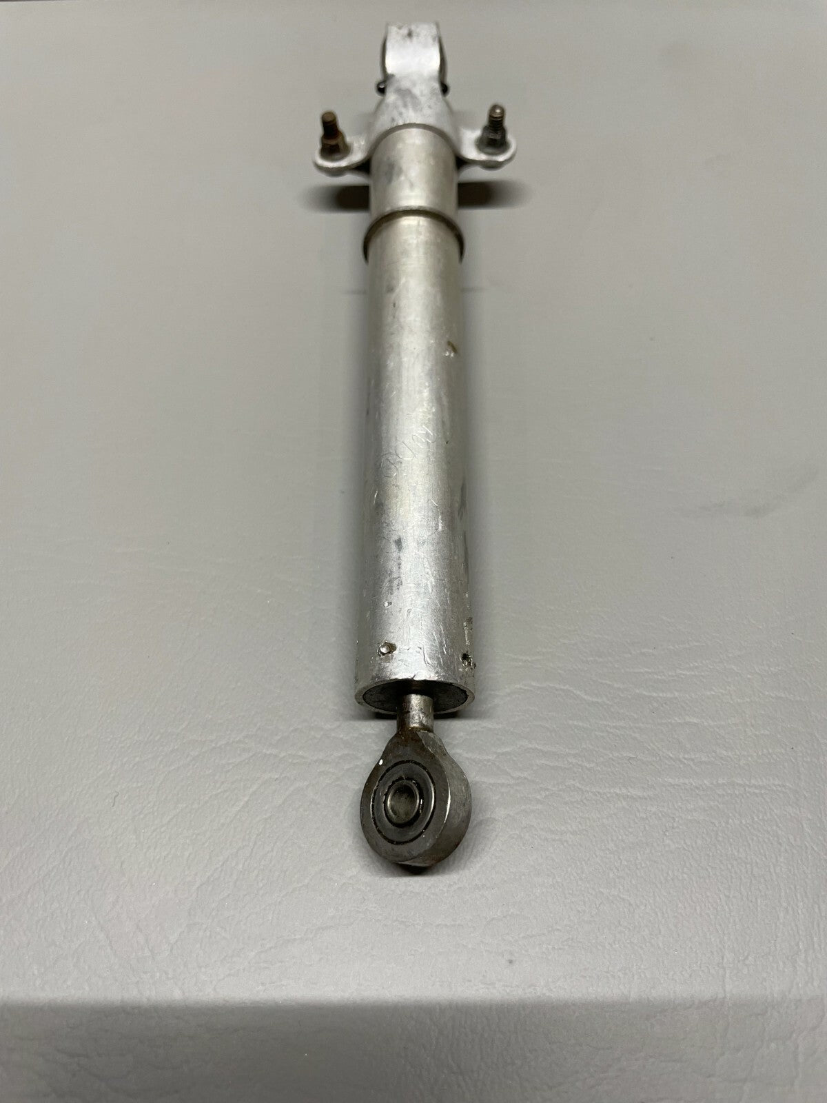 Cessna 310 Elevator Trim Tab Actuator Assy With Rod
