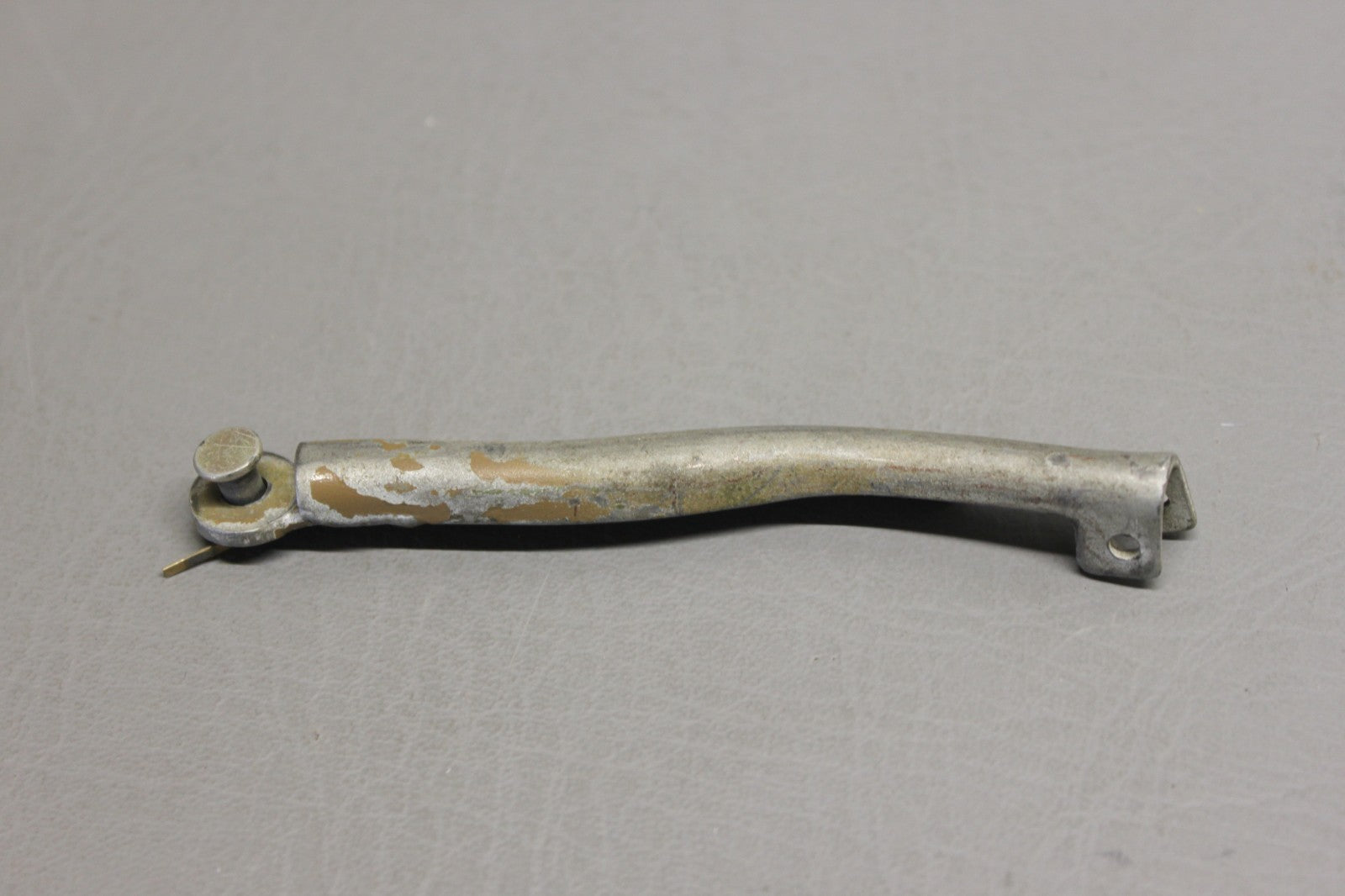 0711040-4 Cessna Door Stop Arm Assy