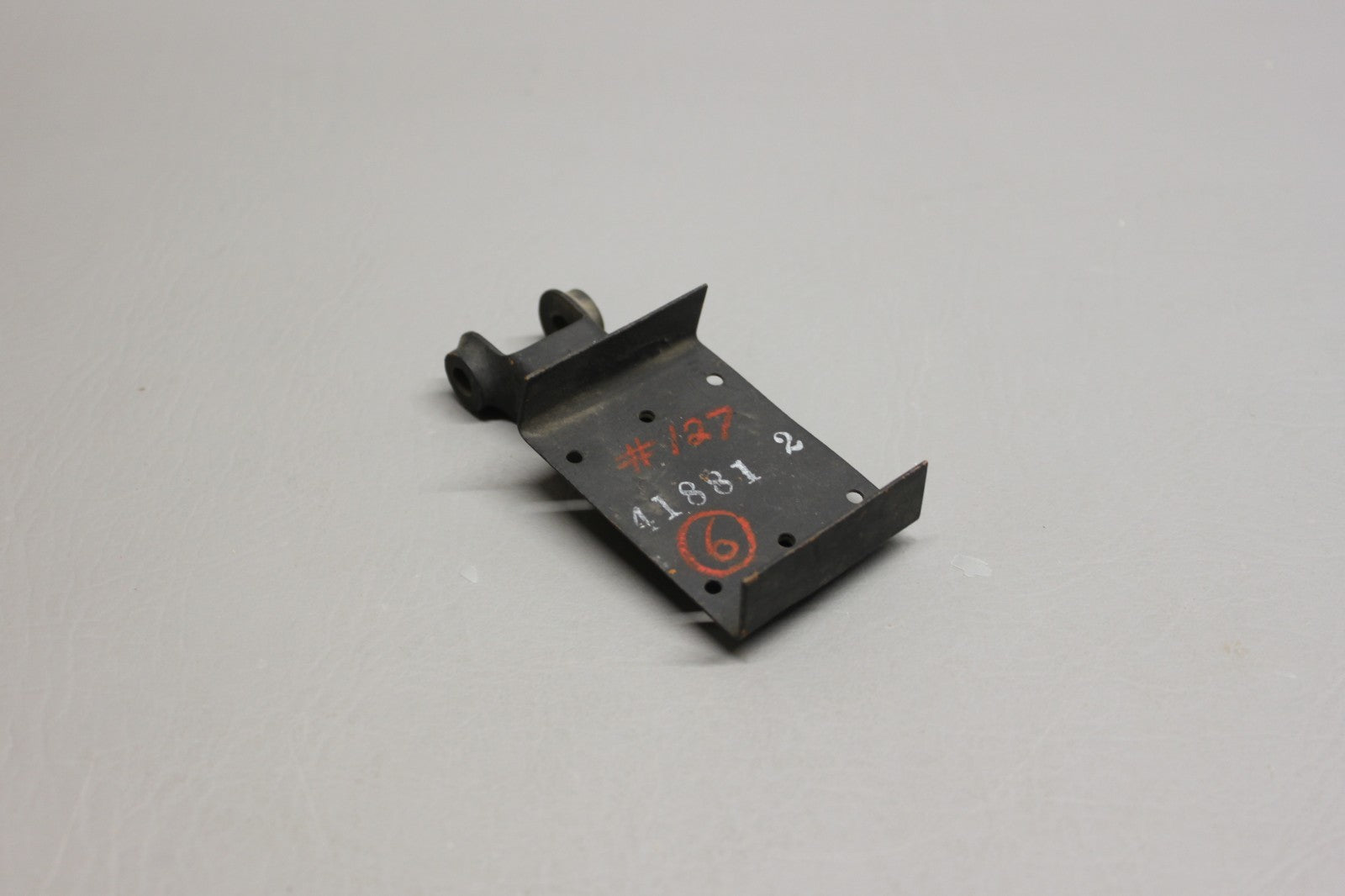 41881-002 Piper Hinge Assembly