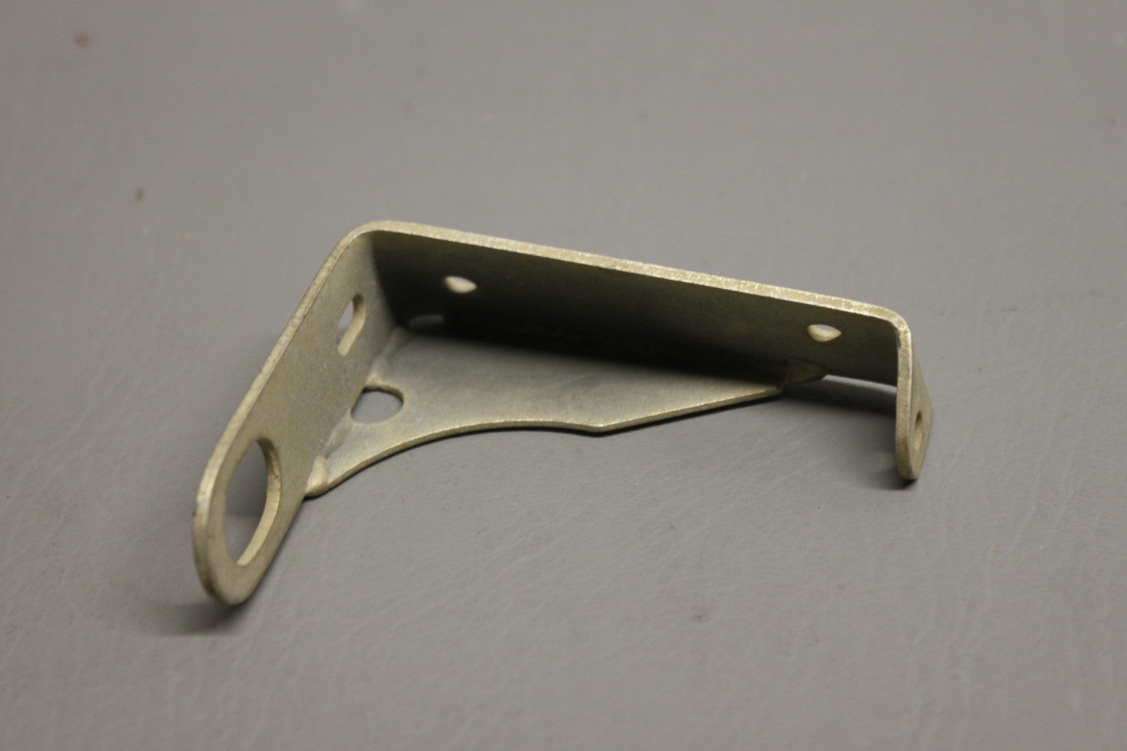 35-994051-13 Beechcraft Bracket