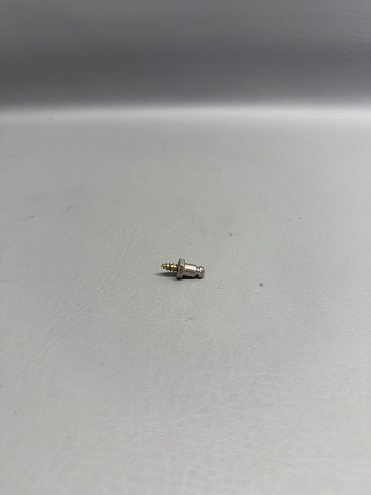 487-561 Piper Stud Pack of 20