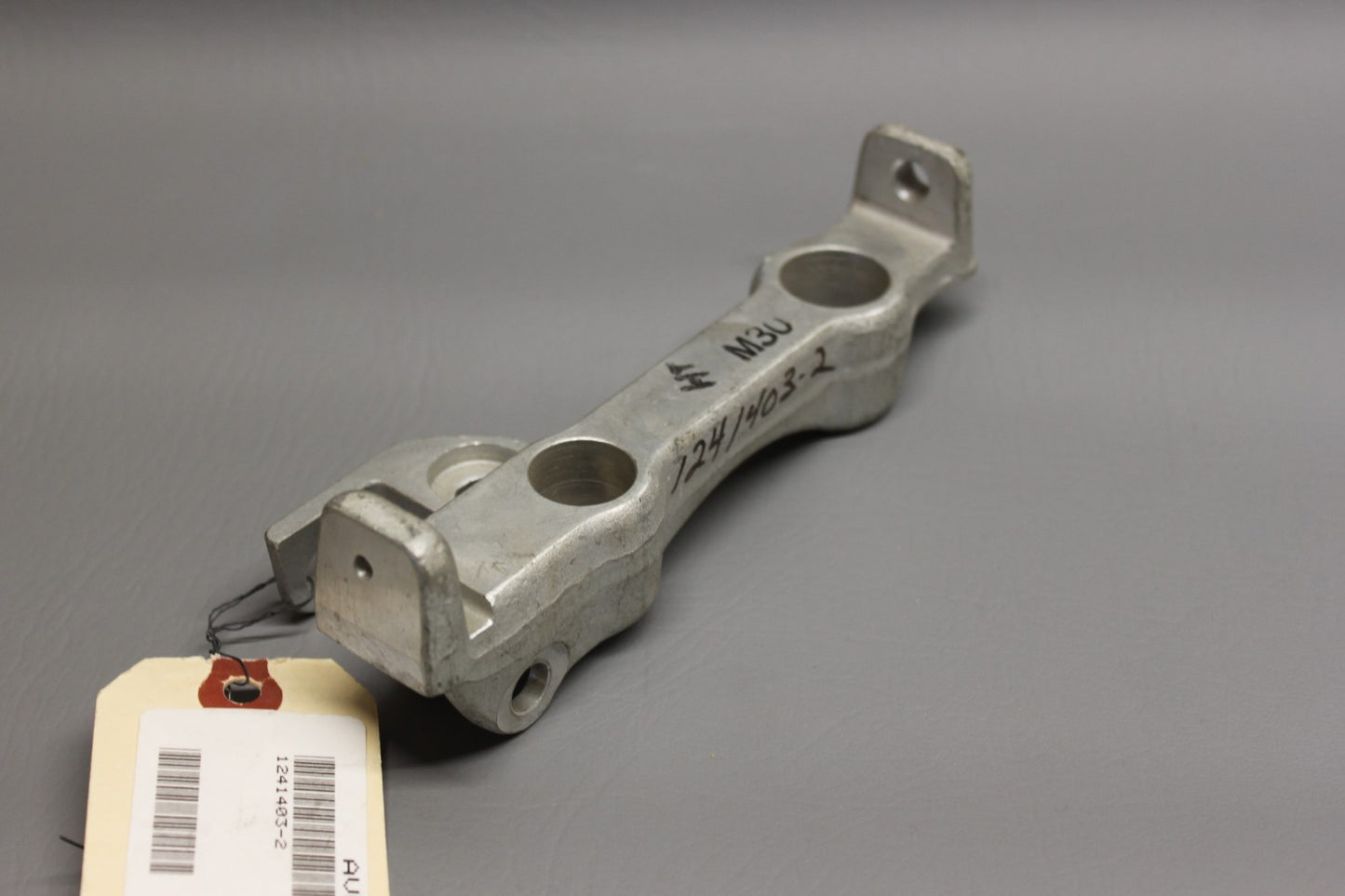 1241403-2 Cessna Main Gear Adjusting Plate RH