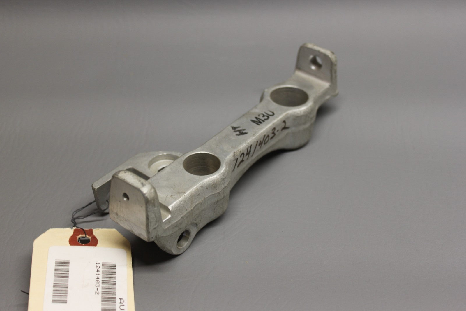 1241403-2 Cessna Main Gear Adjusting Plate RH