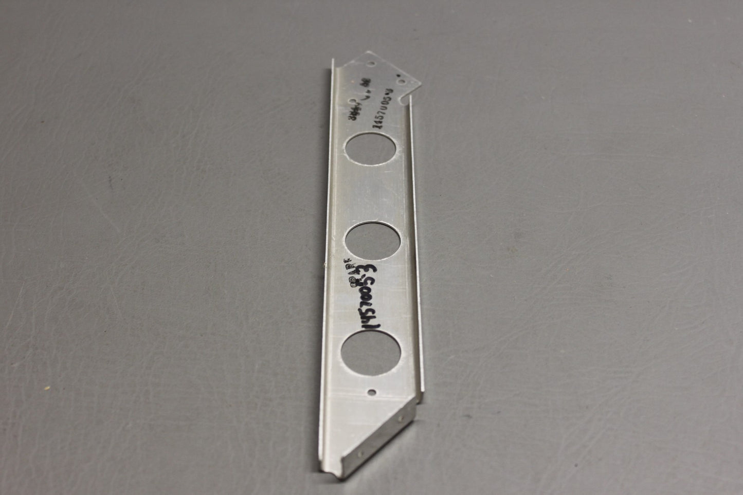 1457005-3 Cessna Bracket