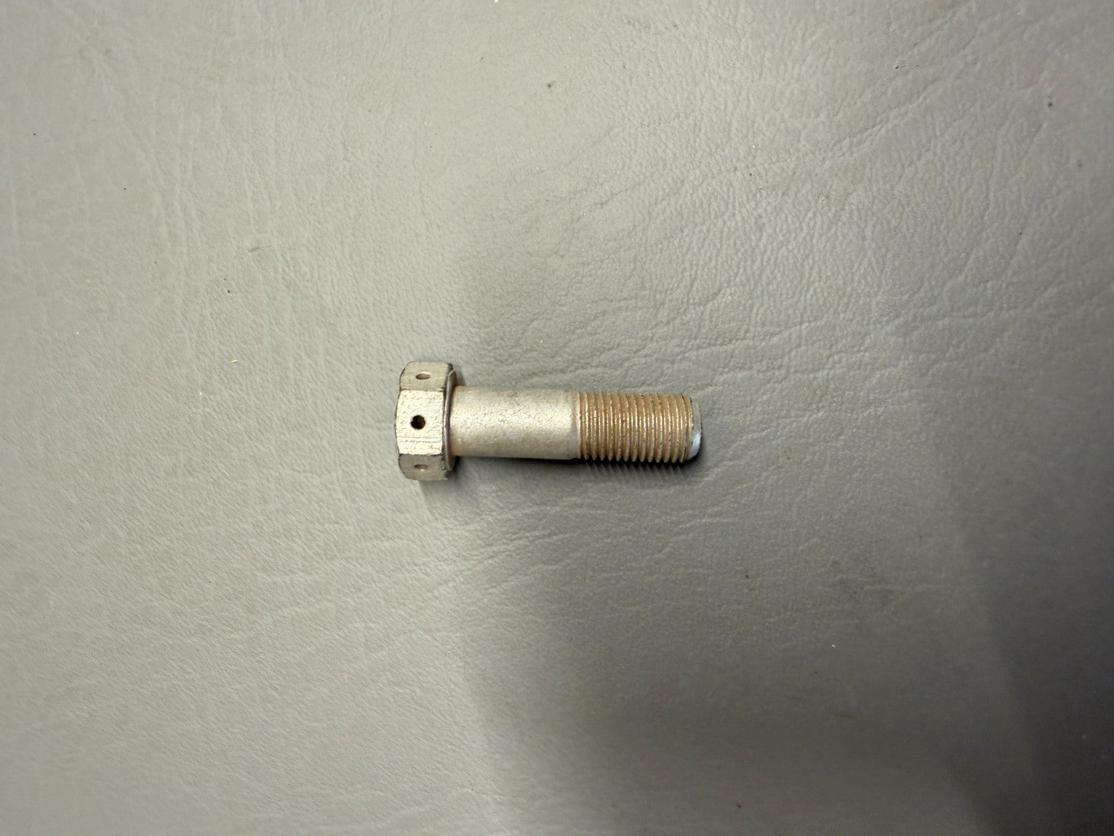 751-351 Piper Bolt (54 Pack)