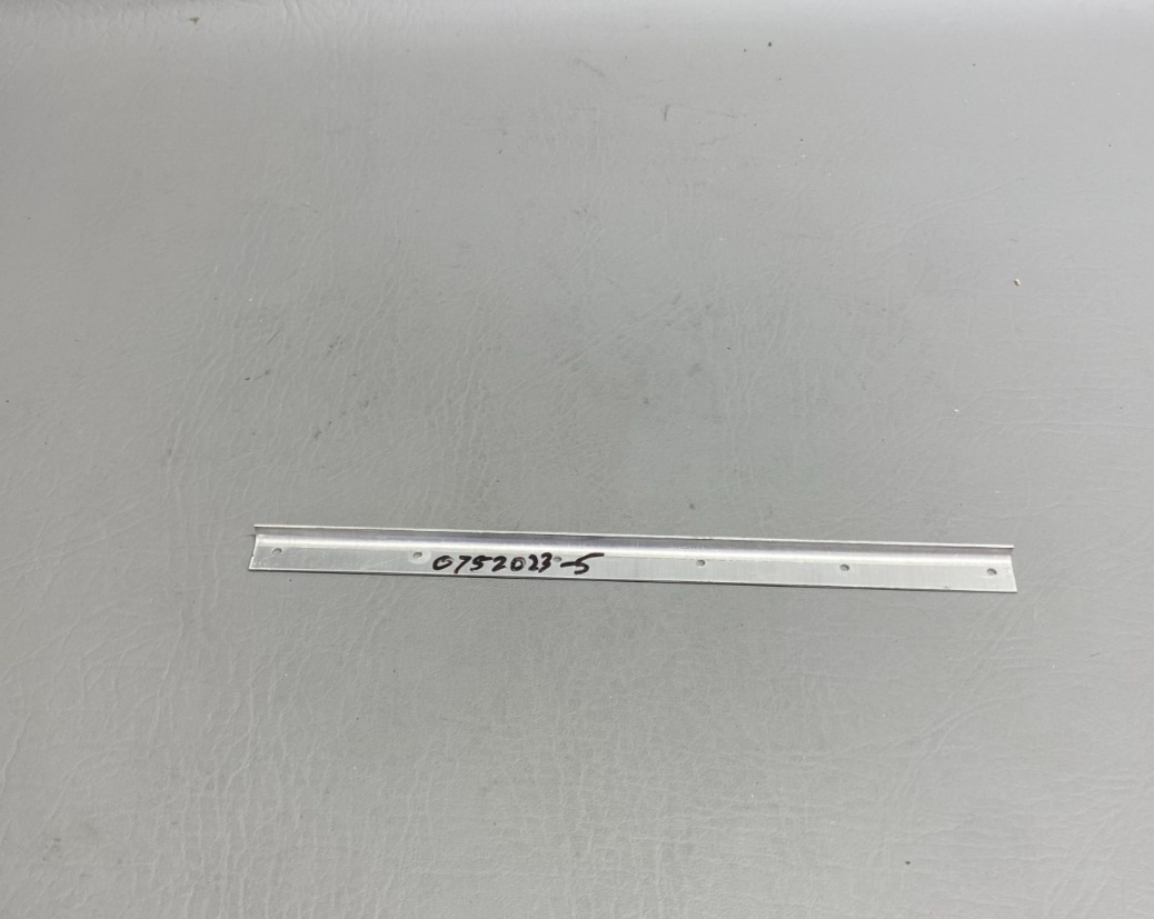 0752023-5 Cessna 180 Retainer