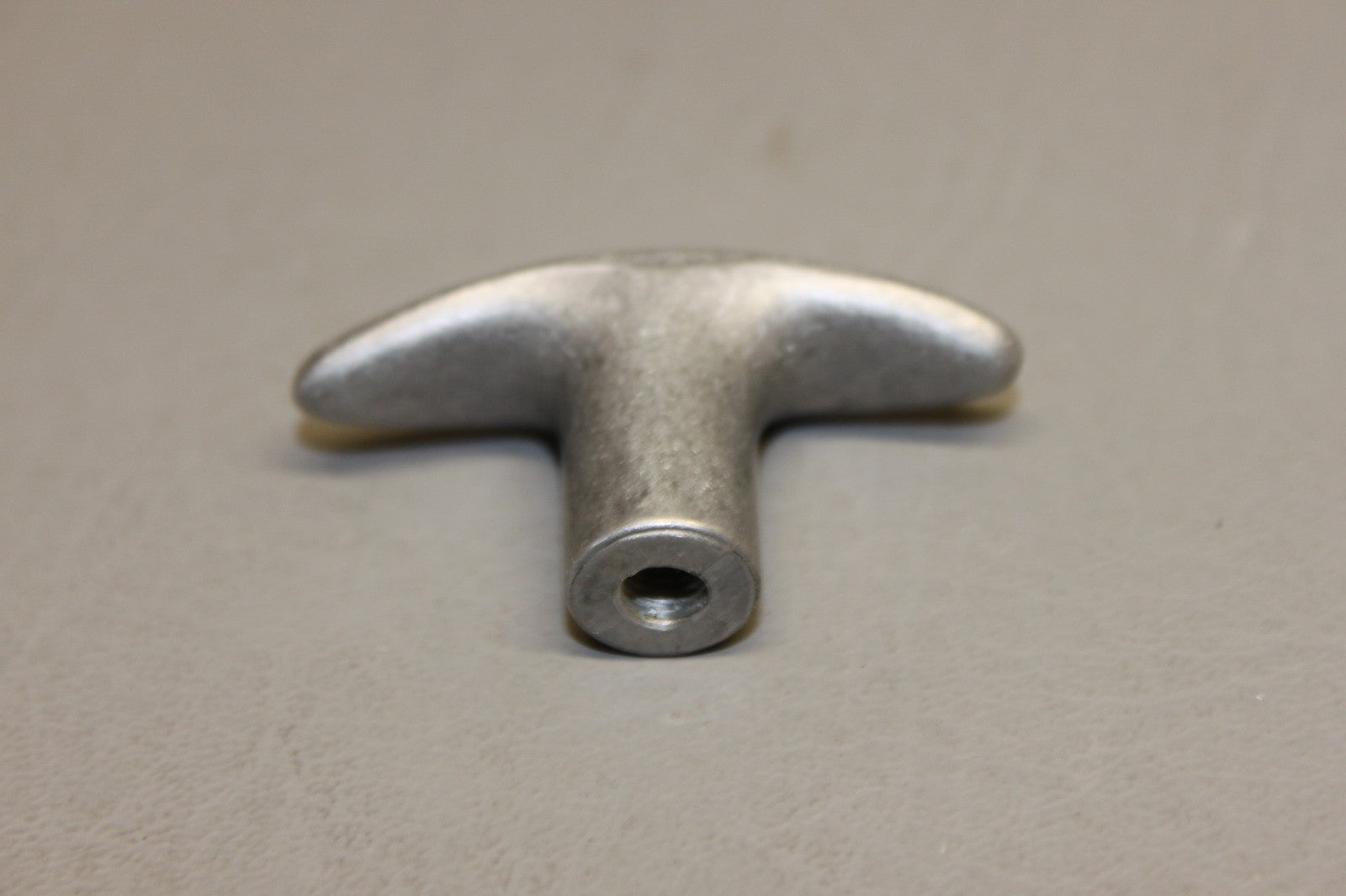 1608118-1 Cessna Handle