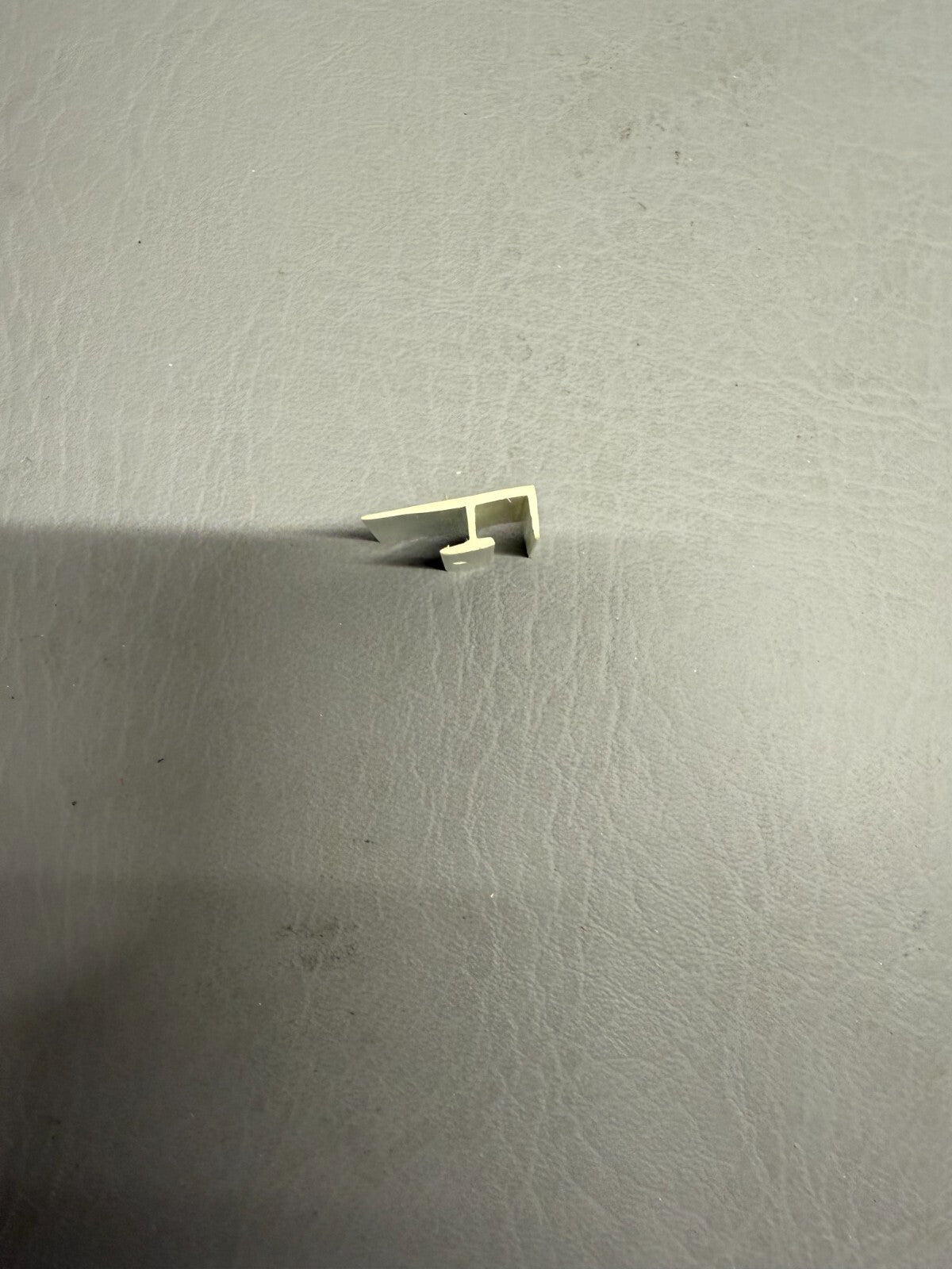 2413228-5 Bombardier Learjet Bracket