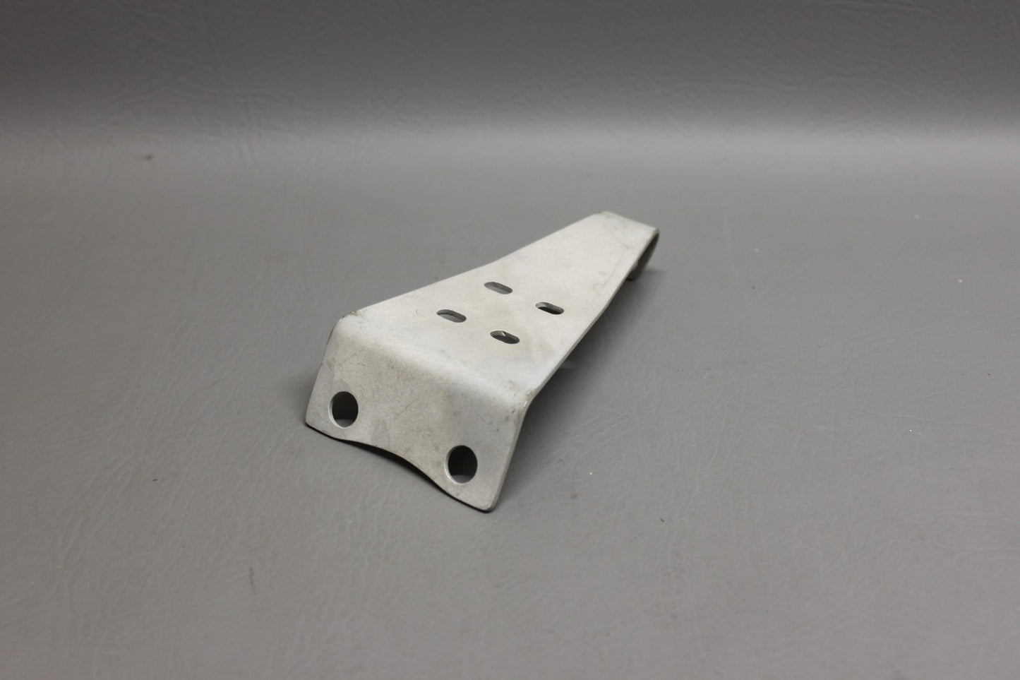 35-960005 Beechcraft Bracket