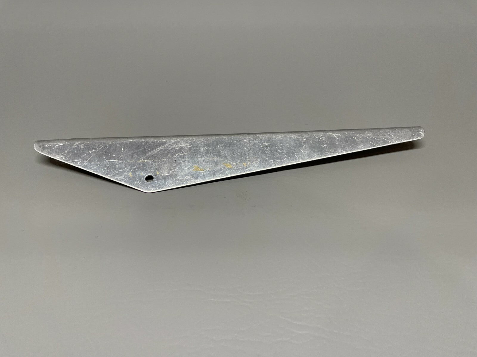 Cessna 172RG Nose Gear Door Hinge Bracket RH FWD P/N 2413085-2