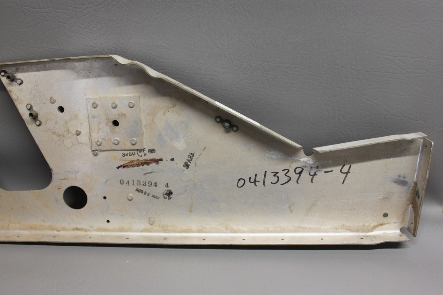 0413394-4 Cessna Bulkhead