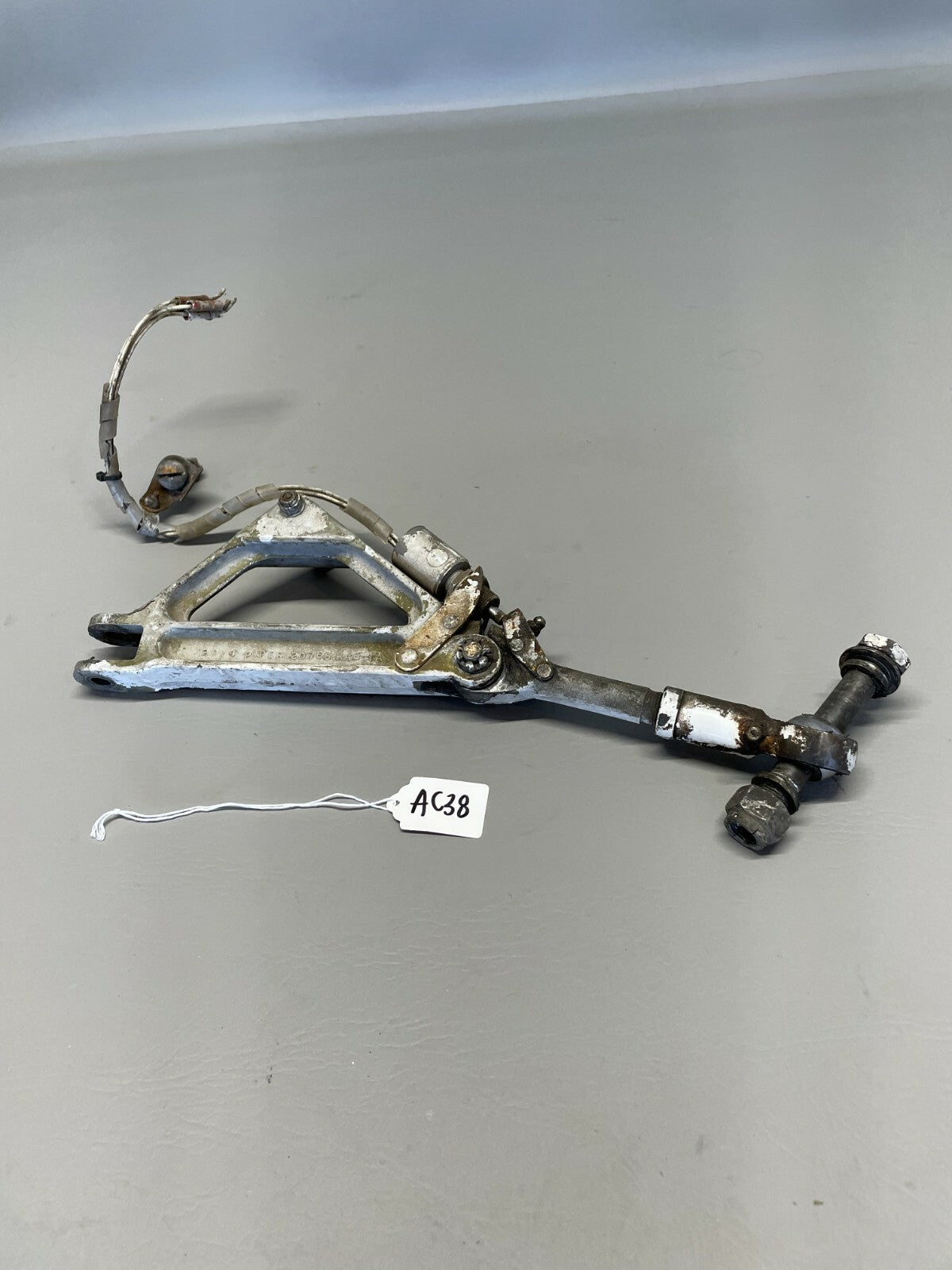 Piper Main Landing Gear Link Assy P/N 20766