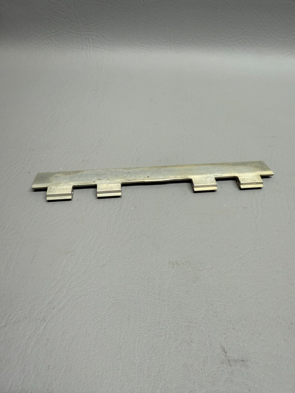 Cessna Hinge P/N 1211124-2