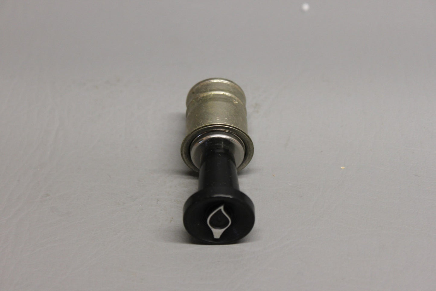 558-809 Piper Lighter