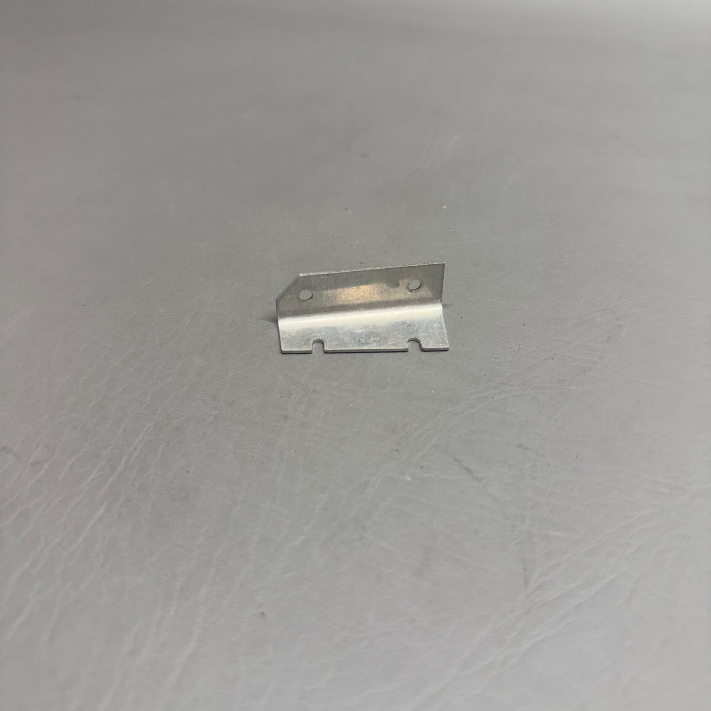 62146-000 Piper Clip