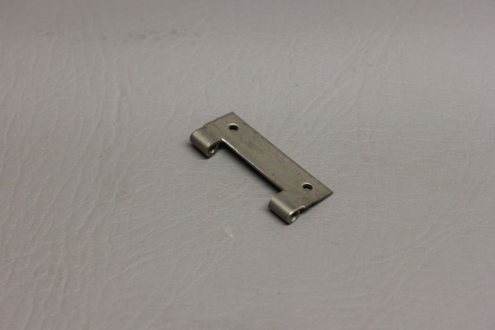 35-910003-35 Beechcraft Hinge
