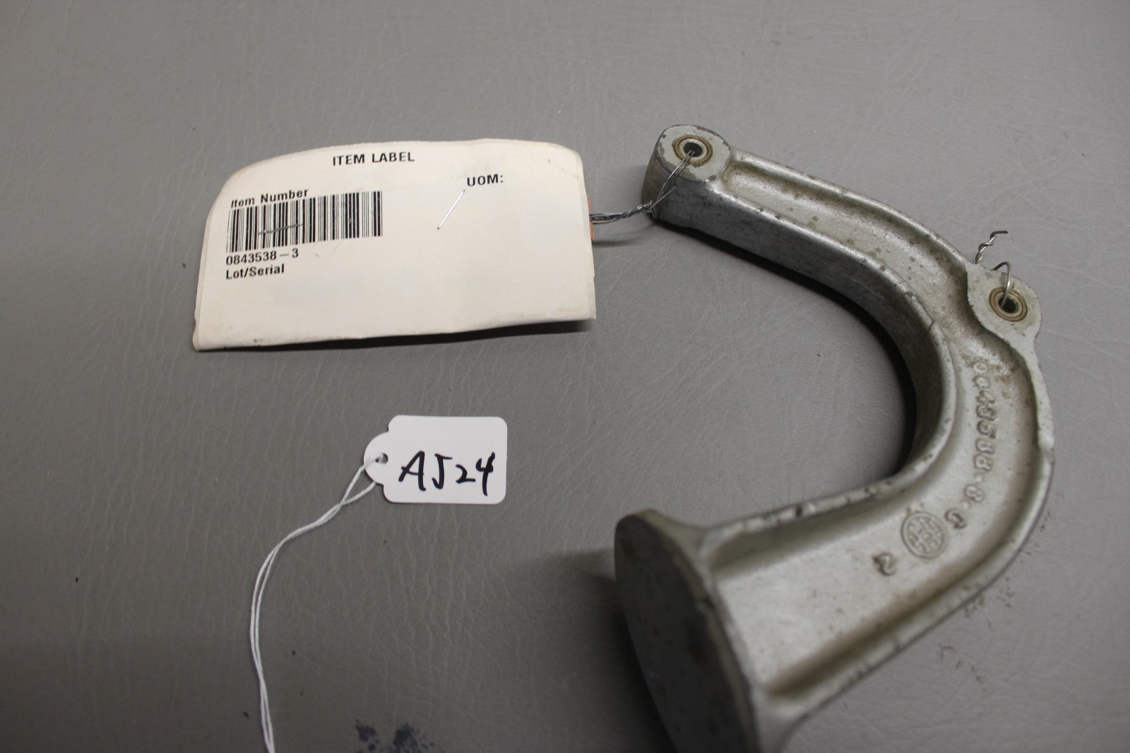 0843538-3, 0843538-800 Cessna 300 / 400 Nose Gear Door Hinge