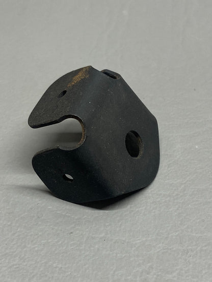 42231-000 Piper Bracket Assy