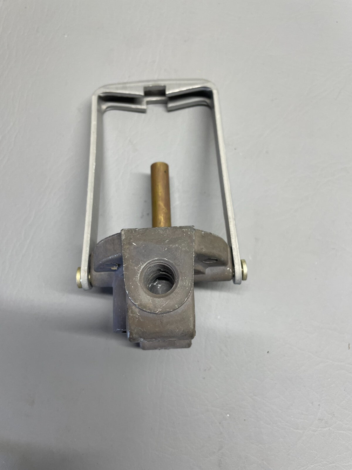 33-199-906 Cessna Fuel Gascolator Assy