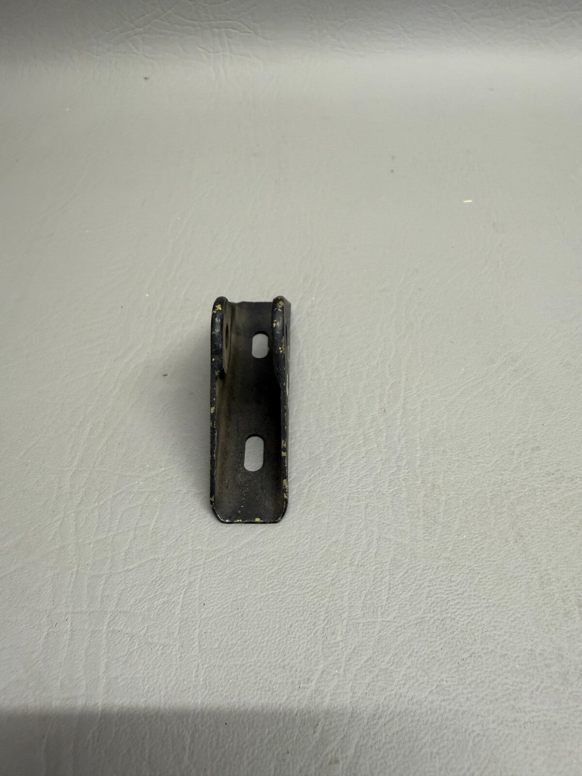 24039-000 Piper Exhaust Stack Hanger